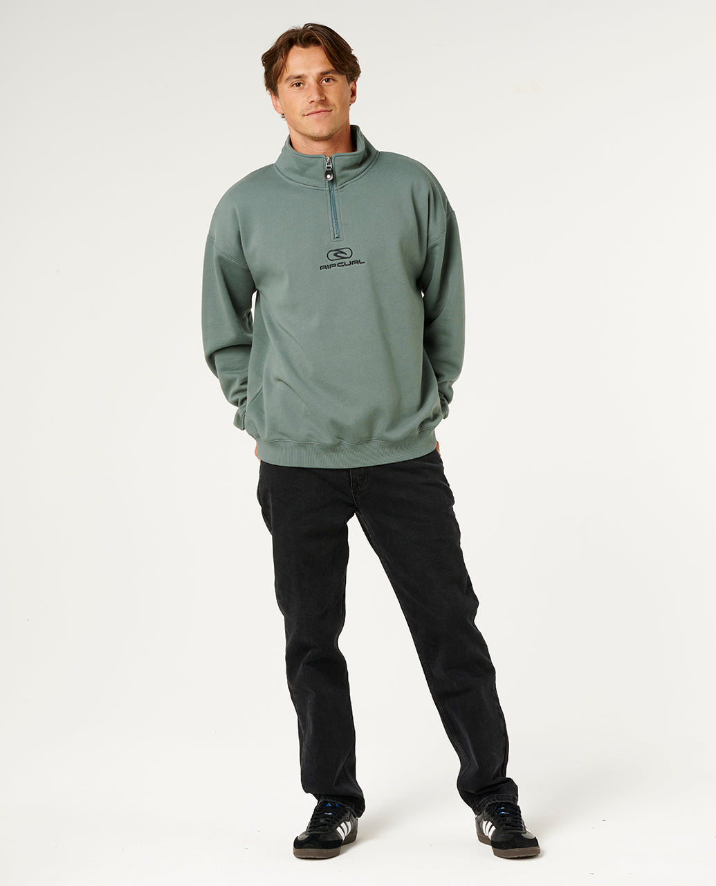 Pill Icon 1/4 Zip Crew