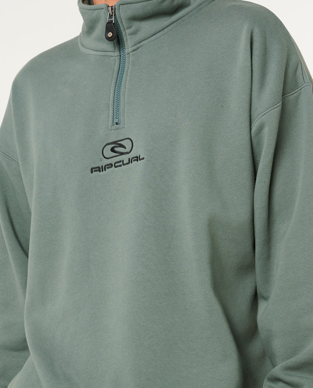 Pill Icon 1/4 Zip Crew