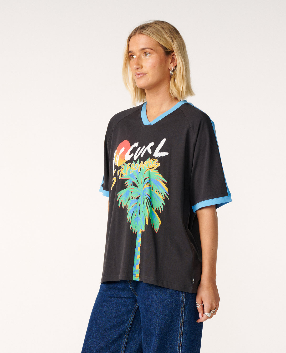 Nova Era V Neck Oversize Tee