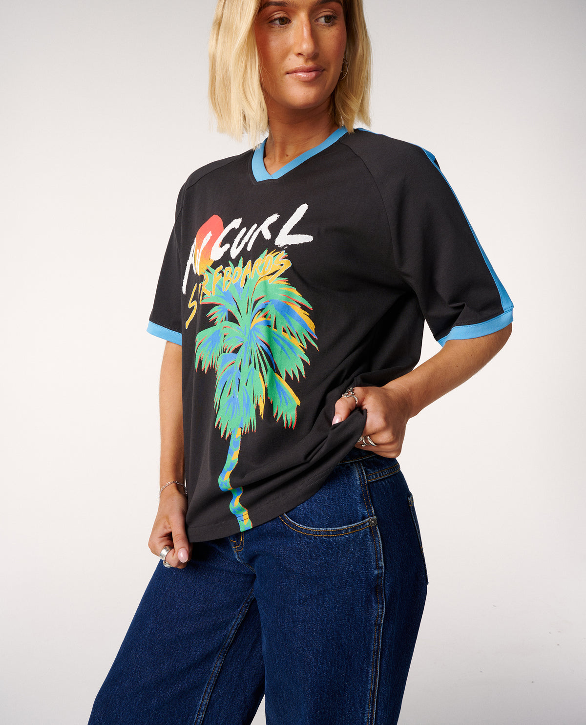 Nova Era V Neck Oversize Tee