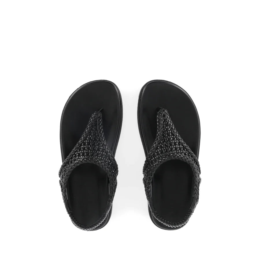Anika Sandal