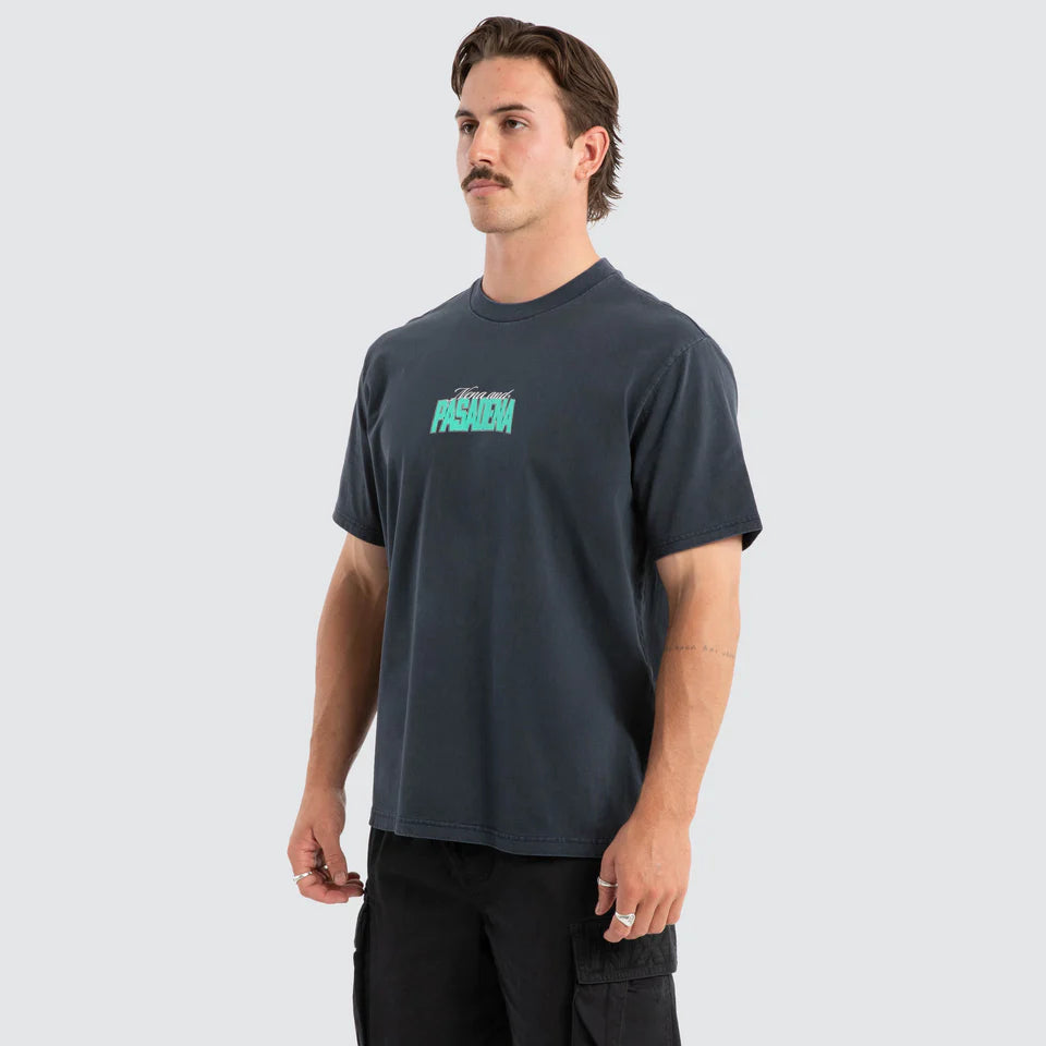 Distance Classic Tee-Pig Vulcan