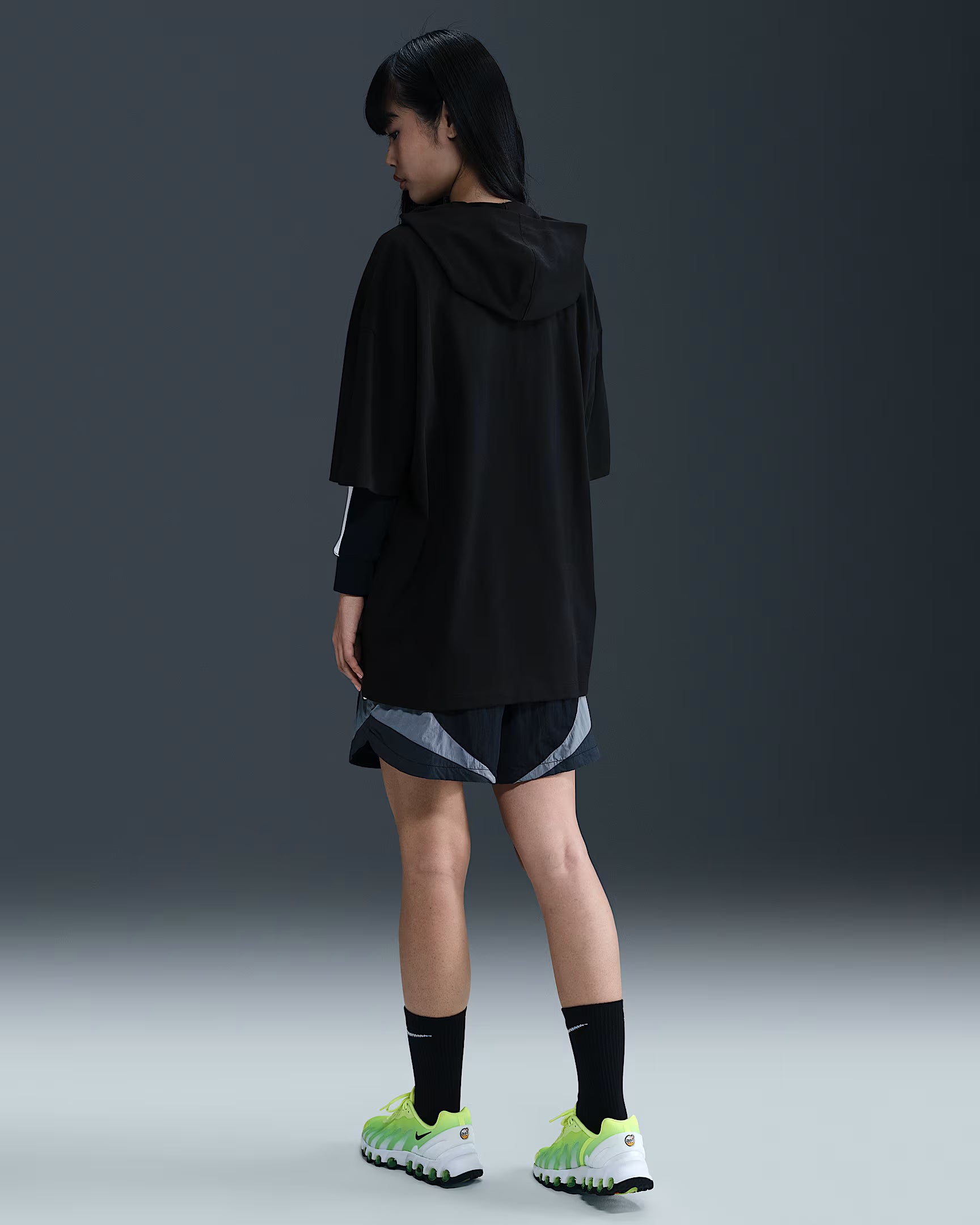 Nike Sportswear Women's Oversized Graphic T-Shirt