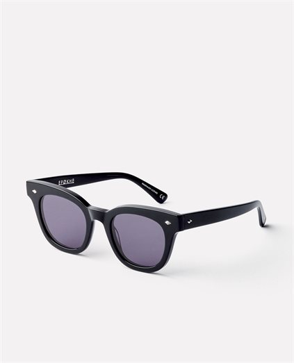 Dylan Black  / Black Sunglasses