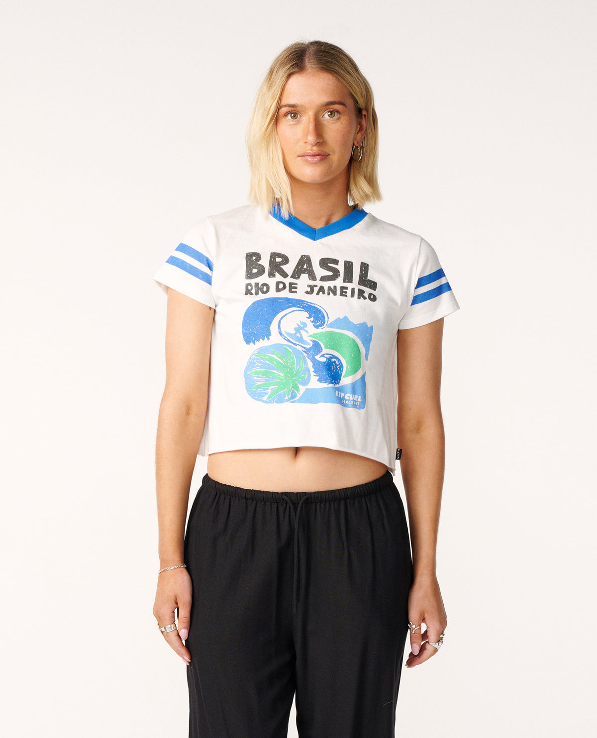Nova Era V Neck Tee
