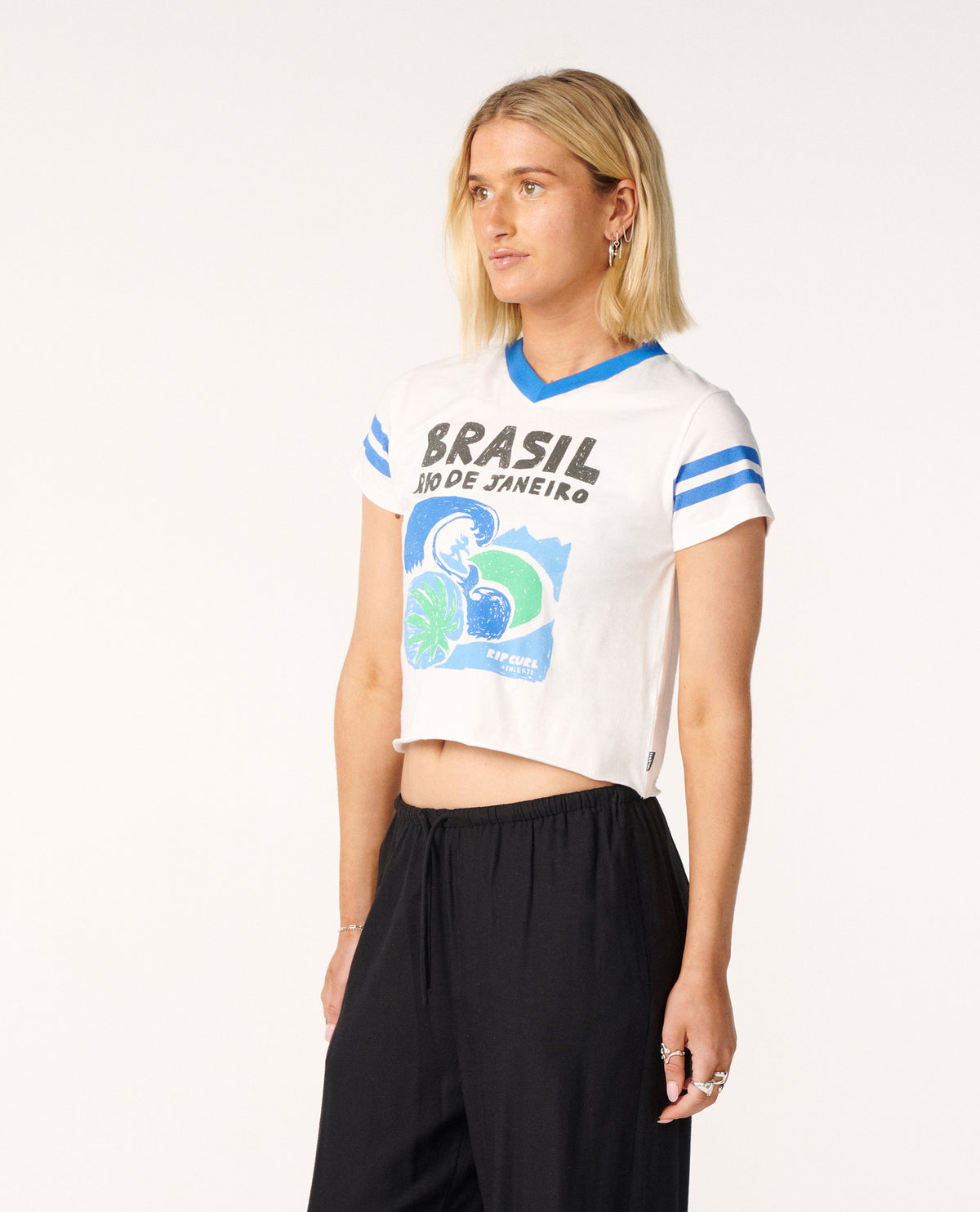 Nova Era V Neck Tee