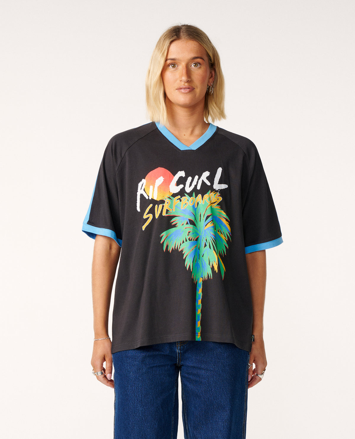 Nova Era V Neck Oversize Tee
