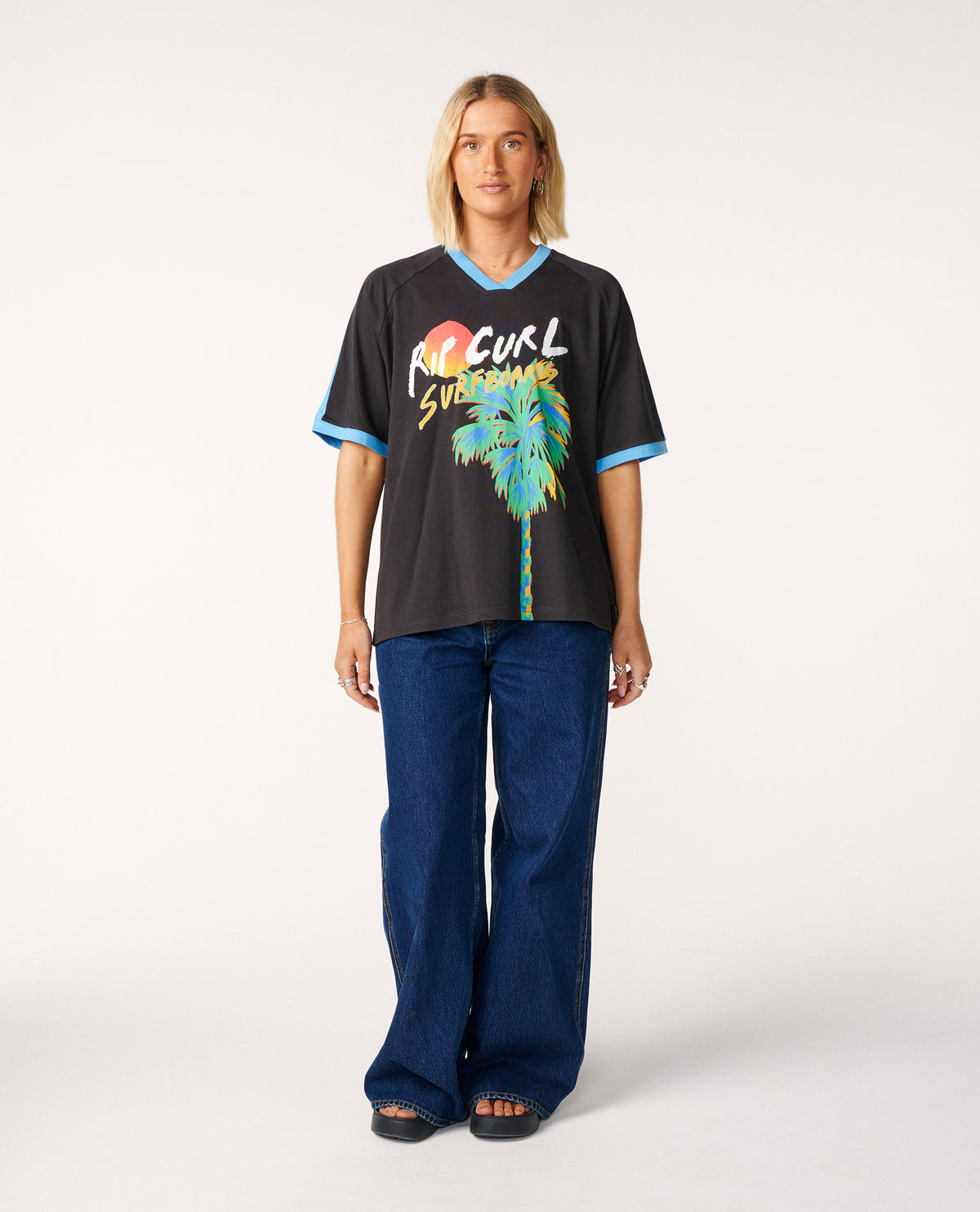 Nova Era V Neck Oversize Tee