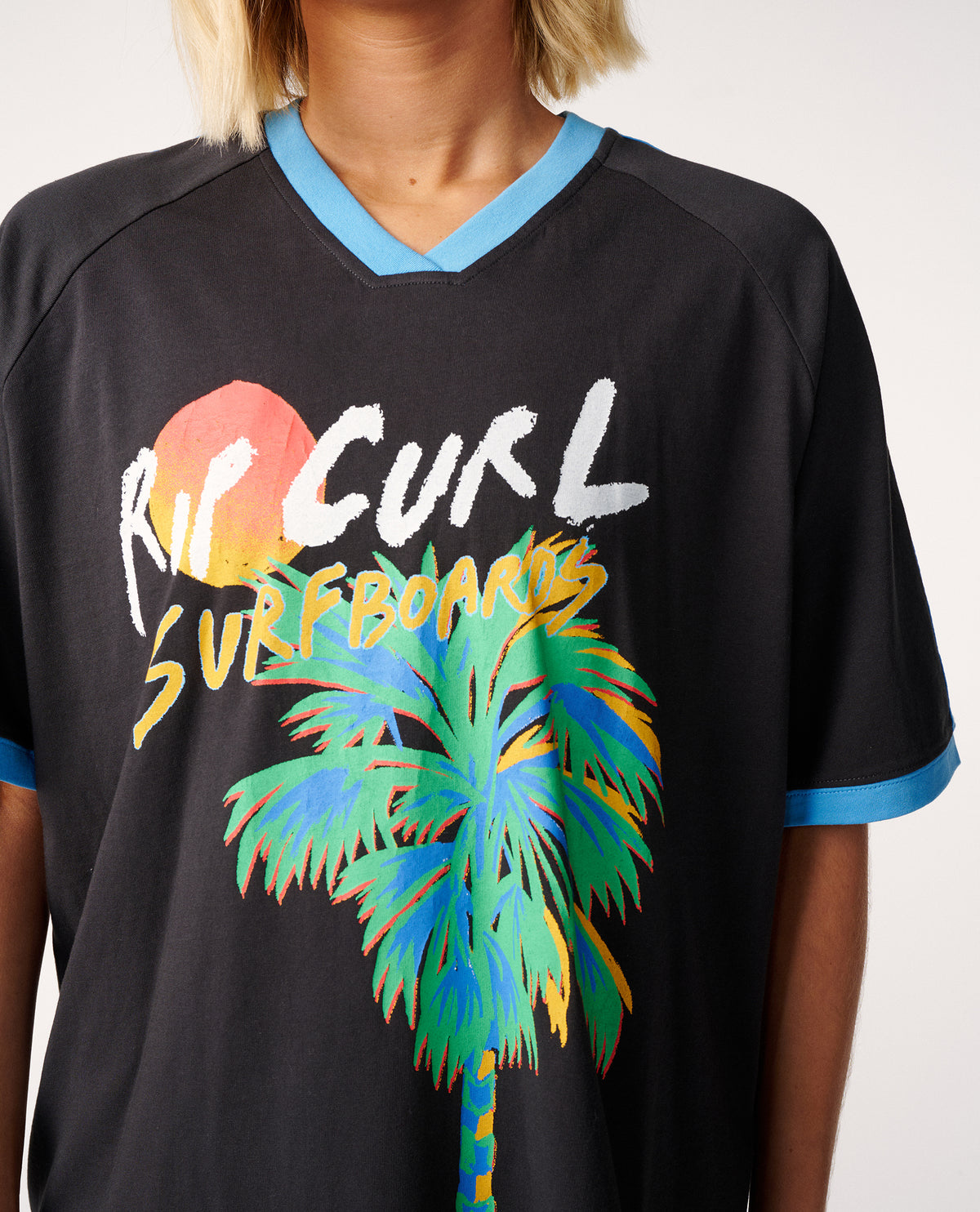 Nova Era V Neck Oversize Tee