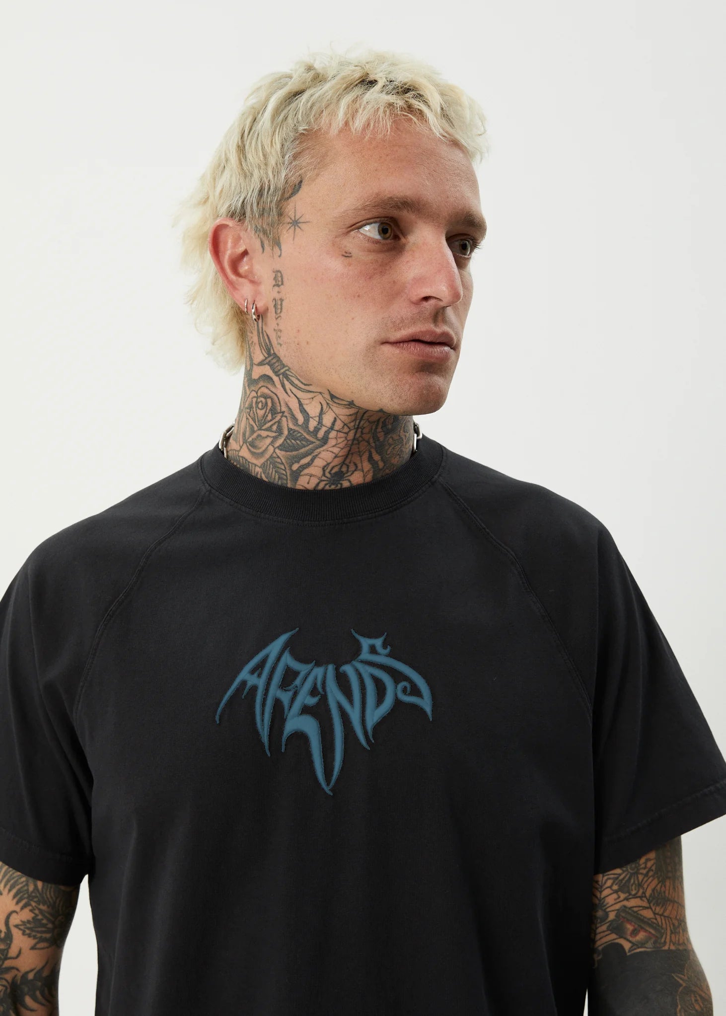 Bats Raglan Box Fit Tee