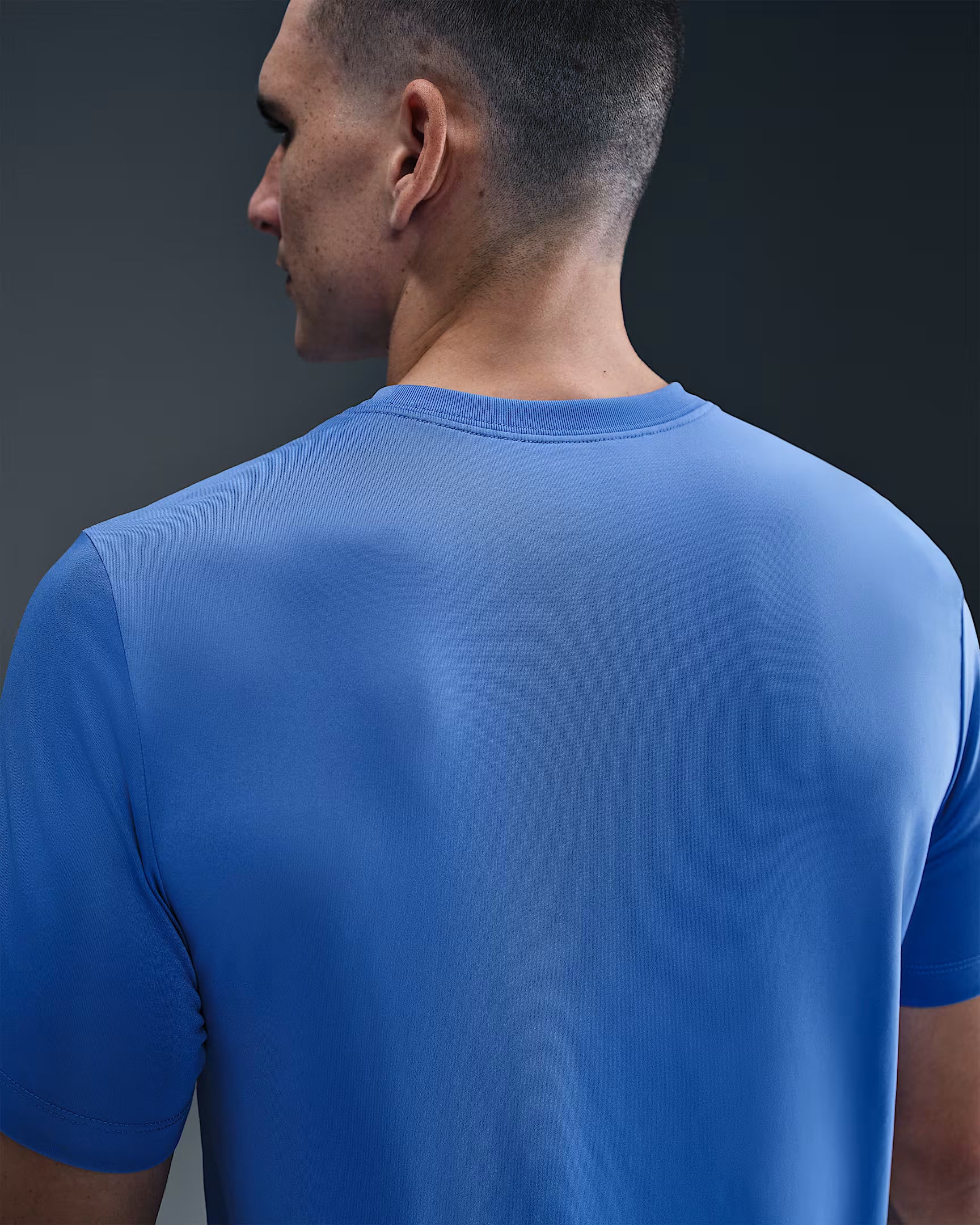 Nike Dri-FIT Legend Men's Fitness Sustainable T-Shirt