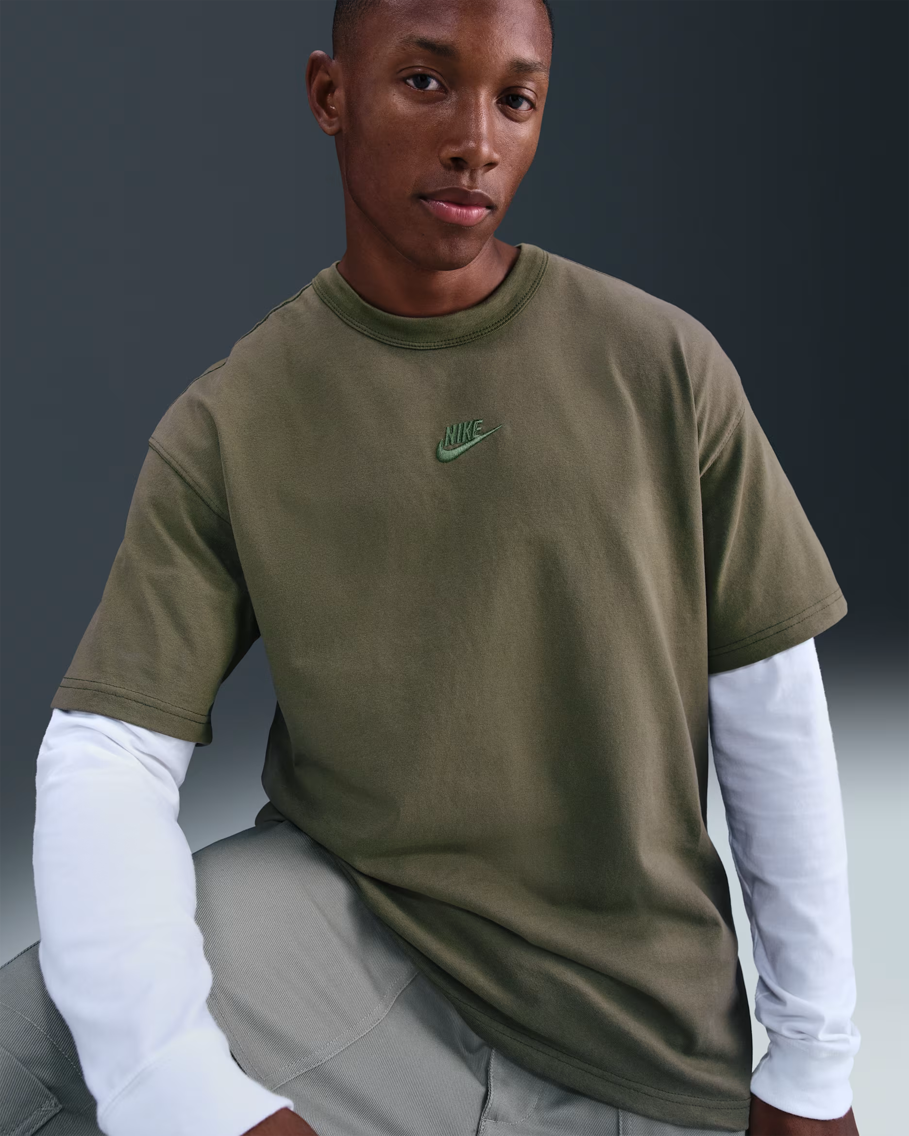 Sportswear Premium Essentials Tee