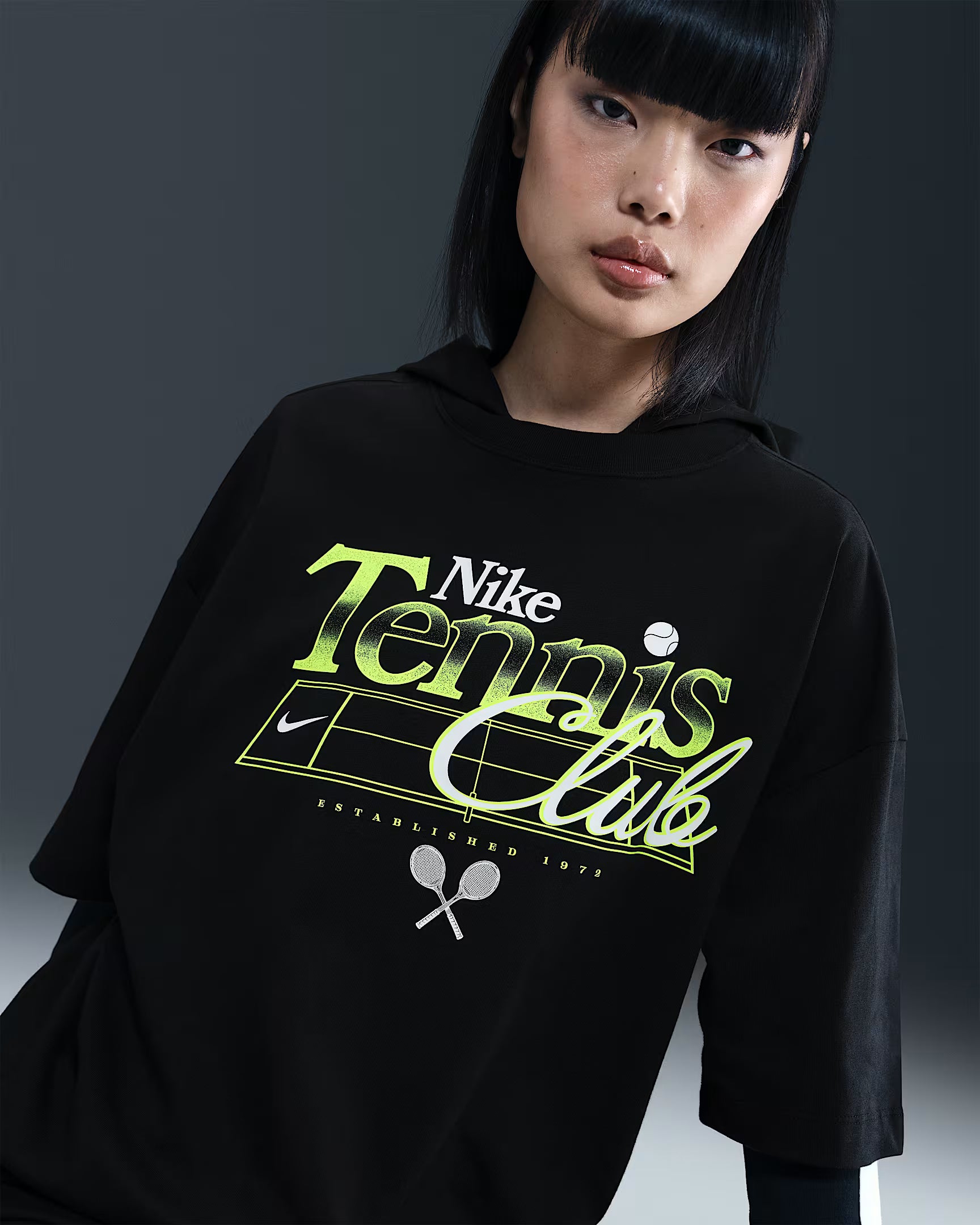 Nike Sportswear Women's Oversized Graphic T-Shirt