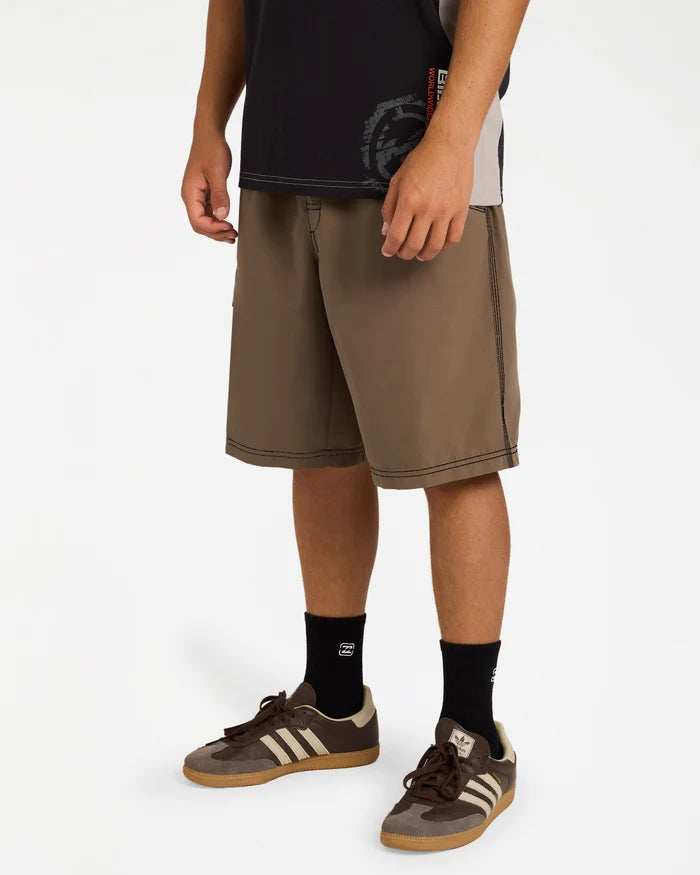 Throw On 22" Boardshort