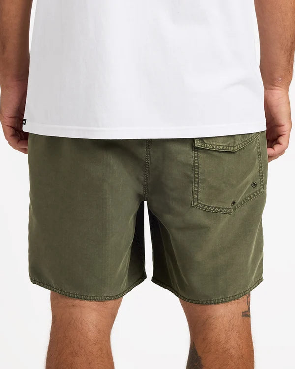 Center Trunk 17" Walkshorts