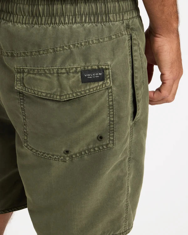 Center Trunk 17" Walkshorts